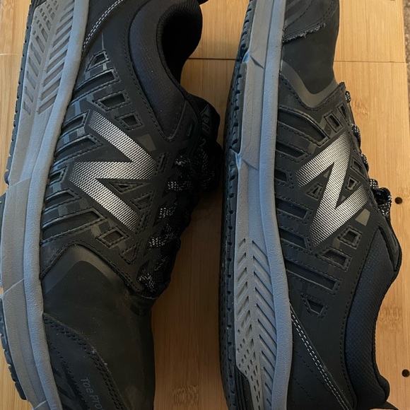 Men’s steel toe shoes - Picture 3 of 4